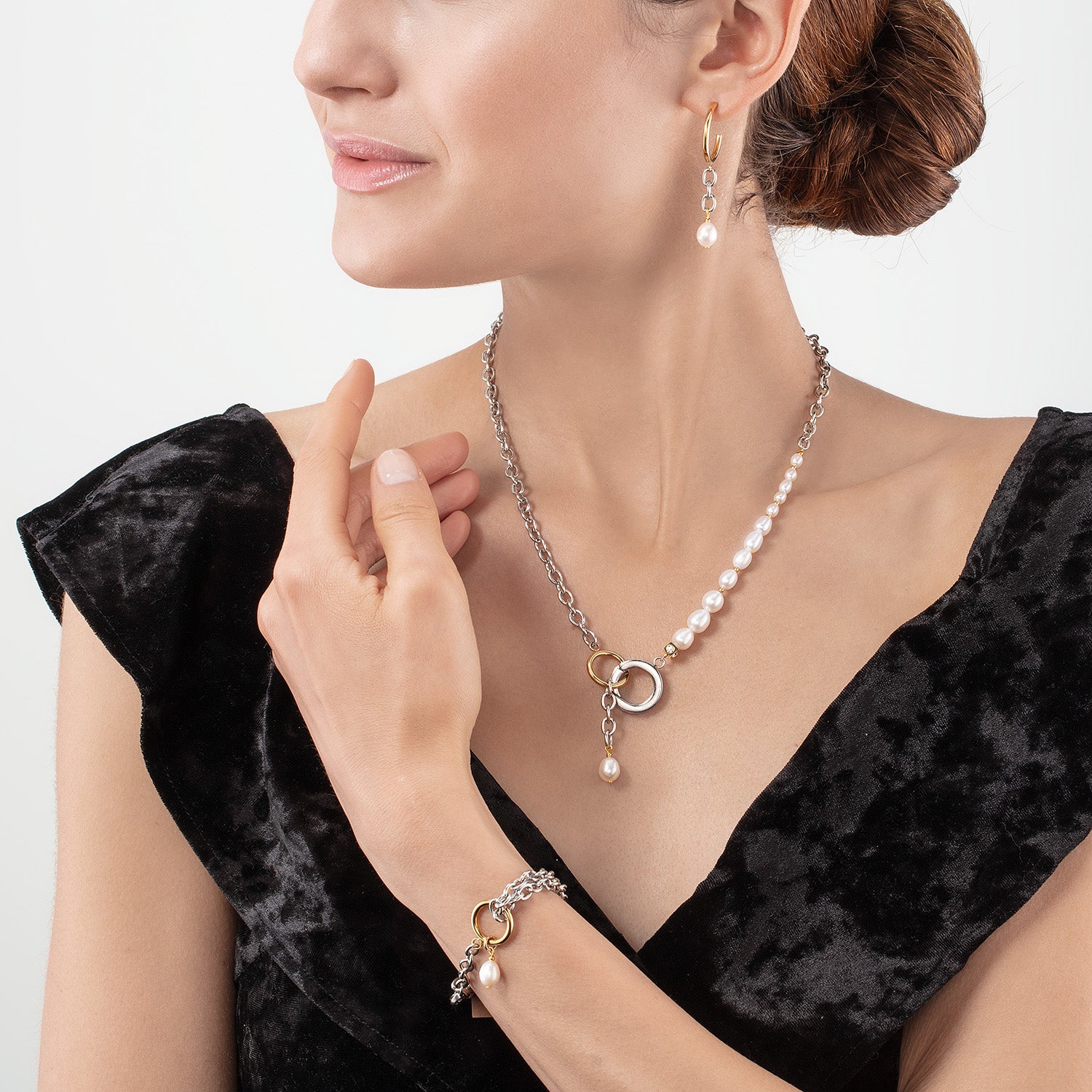 Bracciale Y & perle ovali d'acqua dolce con O-ring bicolore