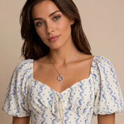 COEUR DE LION Collana Soft Cube Circle Glow Ocean argento – indossato