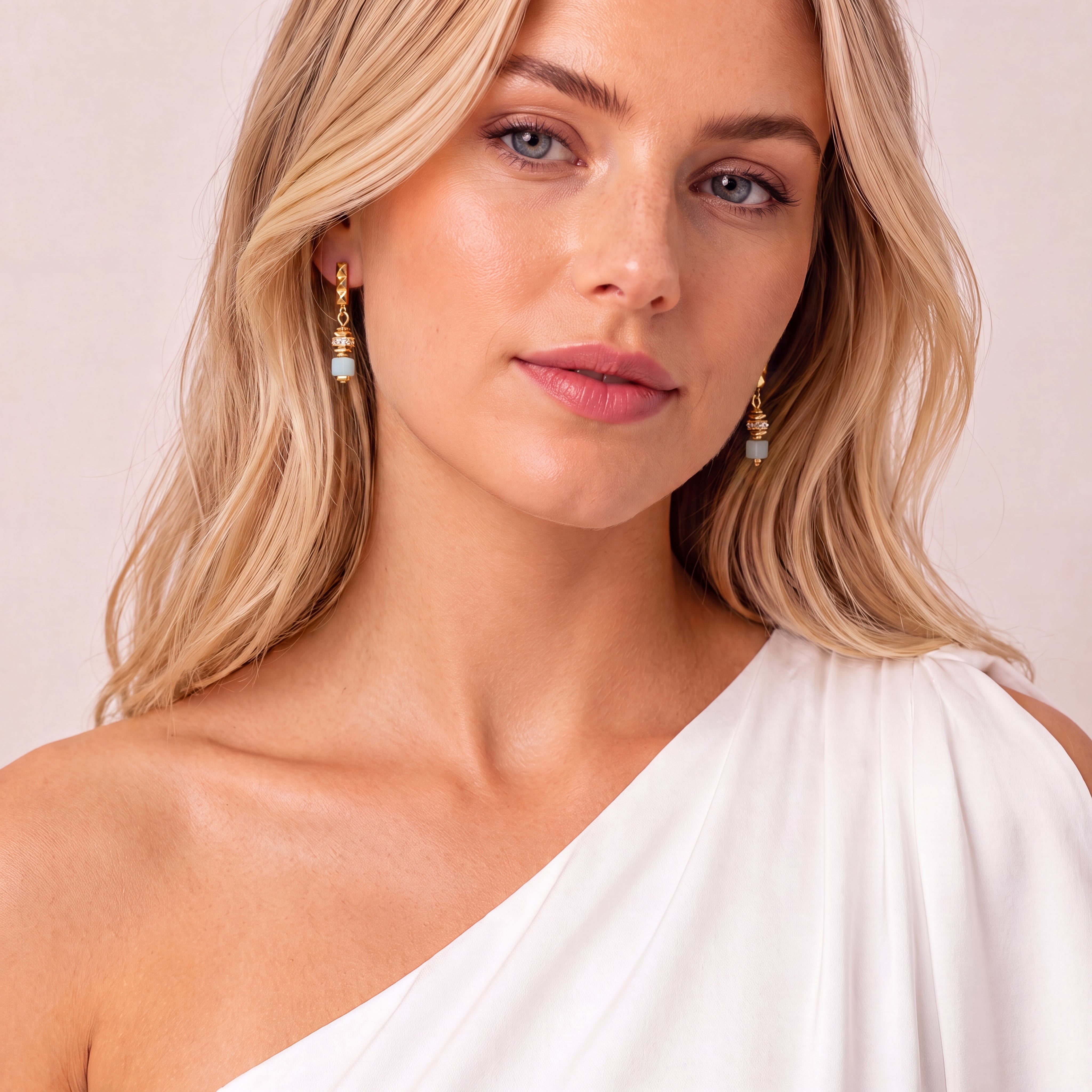 COEUR DE LION Orecchini Beads & Pearls Spike Pastel – indossato