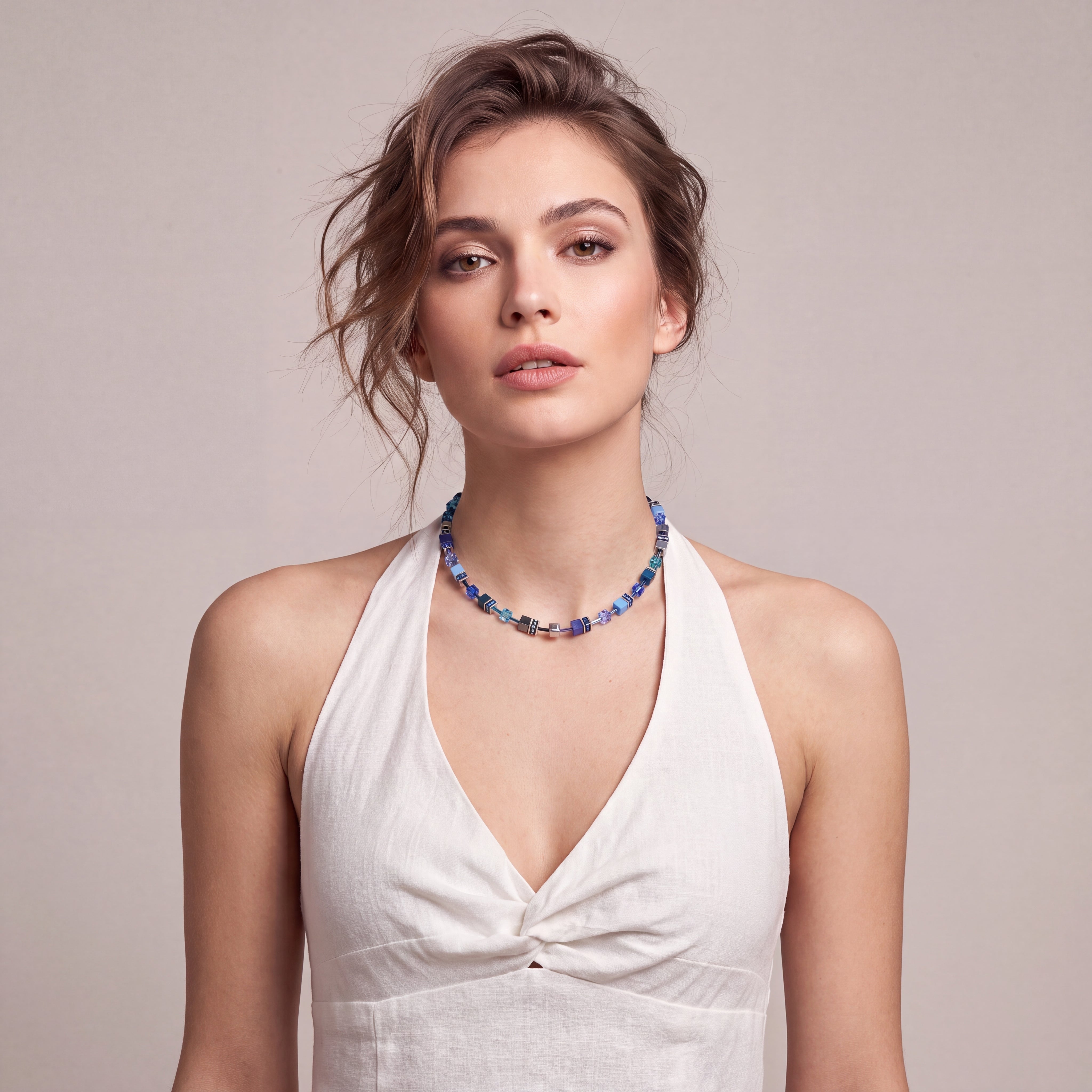 COEUR DE LION Collana GeoCUBE® Iconic Azure Spirit argento – indossato