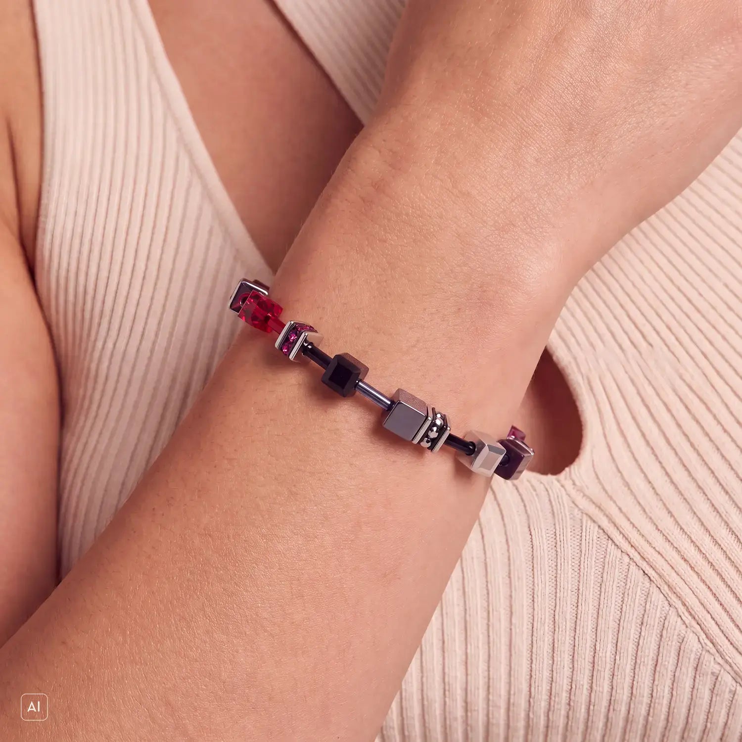 COEUR DE LION Bracciale GeoCUBE® Iconic Ruby Noir argento – indossato