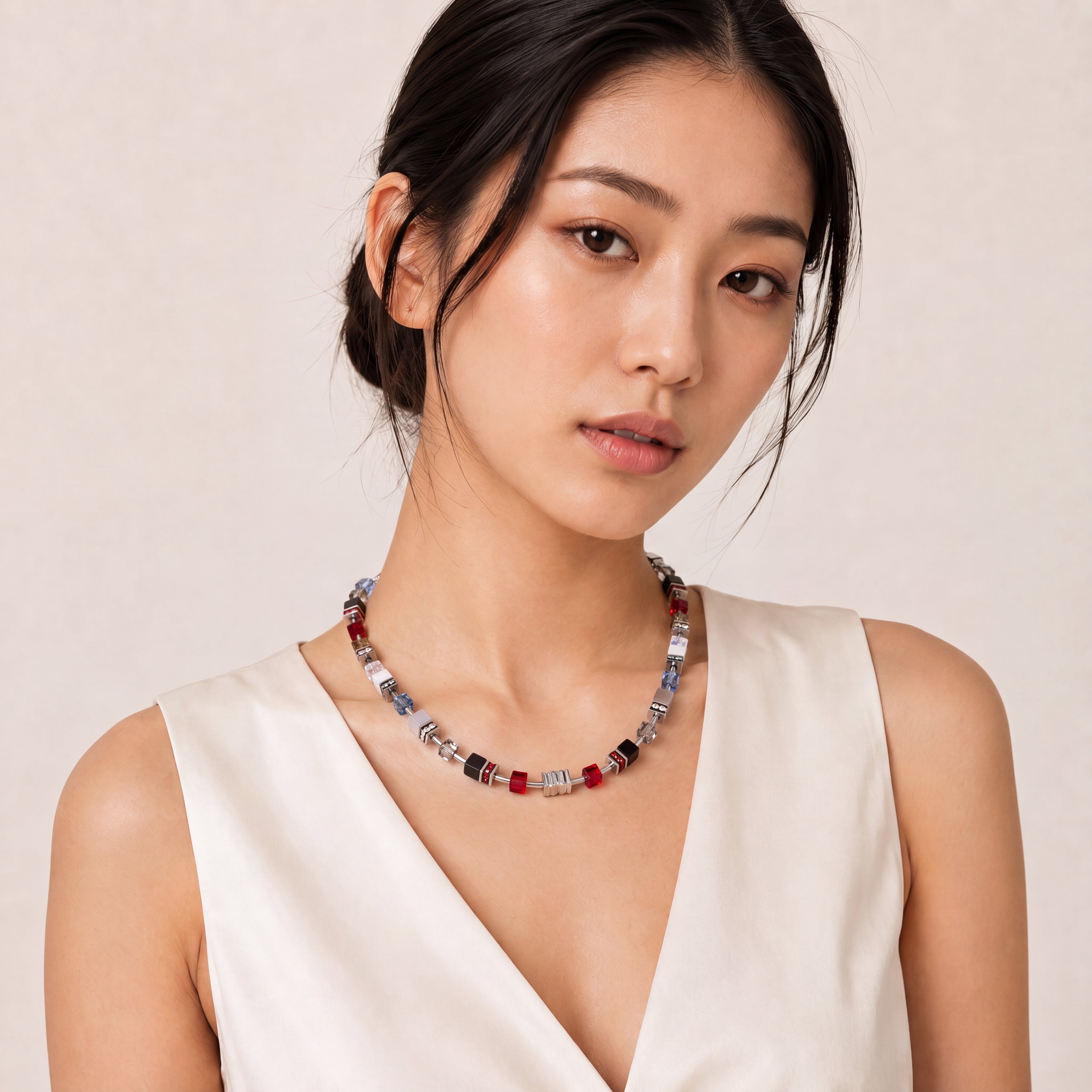 COEUR DE LION Collana GeoCUBE® Iconic Wave Urban argento – indossato