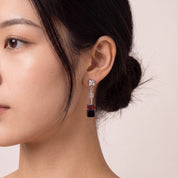 COEUR DE LION Orecchini GeoCUBE® Iconic Wave Urban argento – indossato