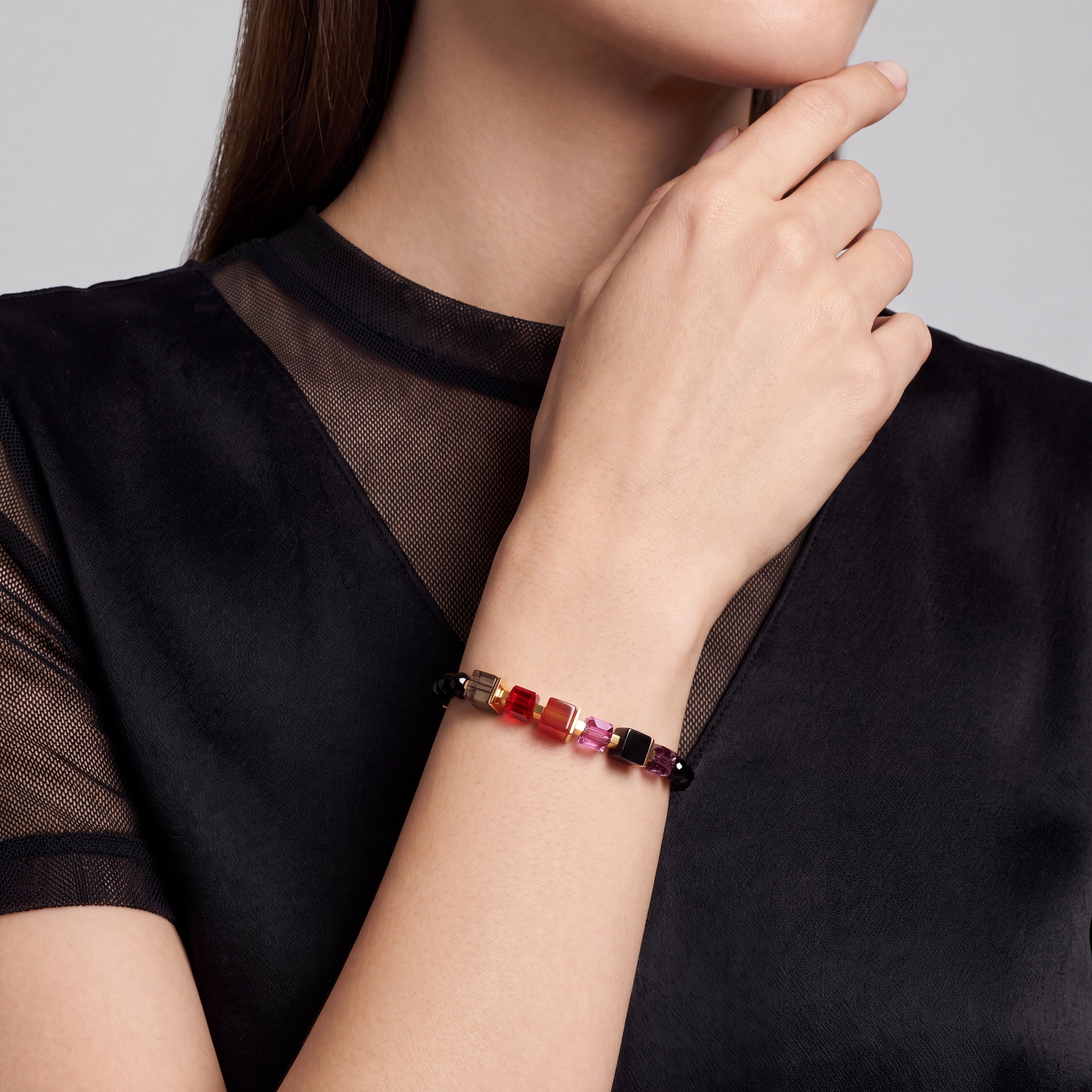 COEUR DE LION Bracciale Cube Mix Precious Berry oro – indossato