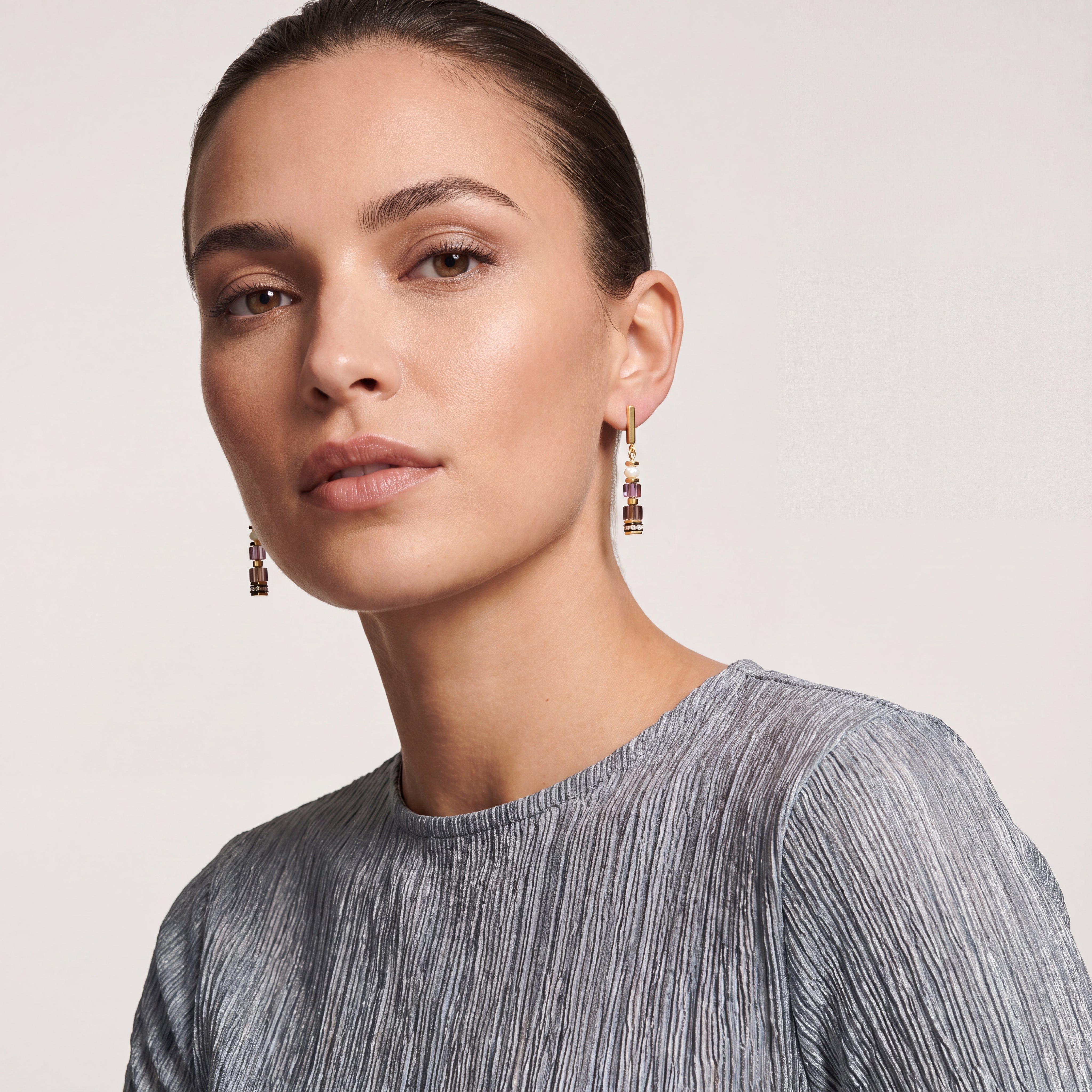 COEUR DE LION Orecchini GeoCUBE® Precious Grace Rose Smoke – indossato