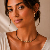 COEUR DE LION Collana Cube Balance Golden Hazel – indossato