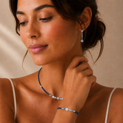 COEUR DE LION Orecchini a lobo Cube Balance Blue Mist – indossato