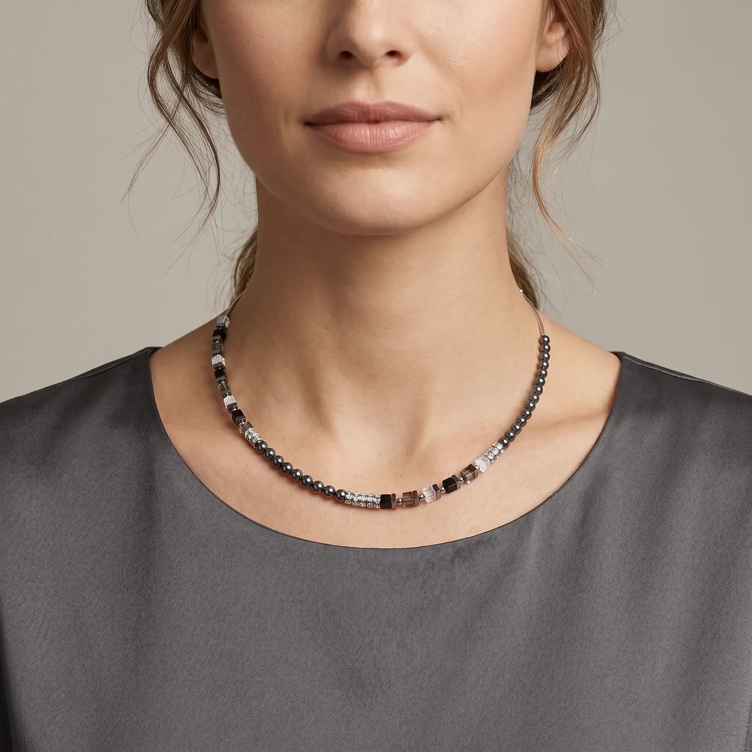 COEUR DE LION Collana Precious Fusion Offset grigio-argento – indossato