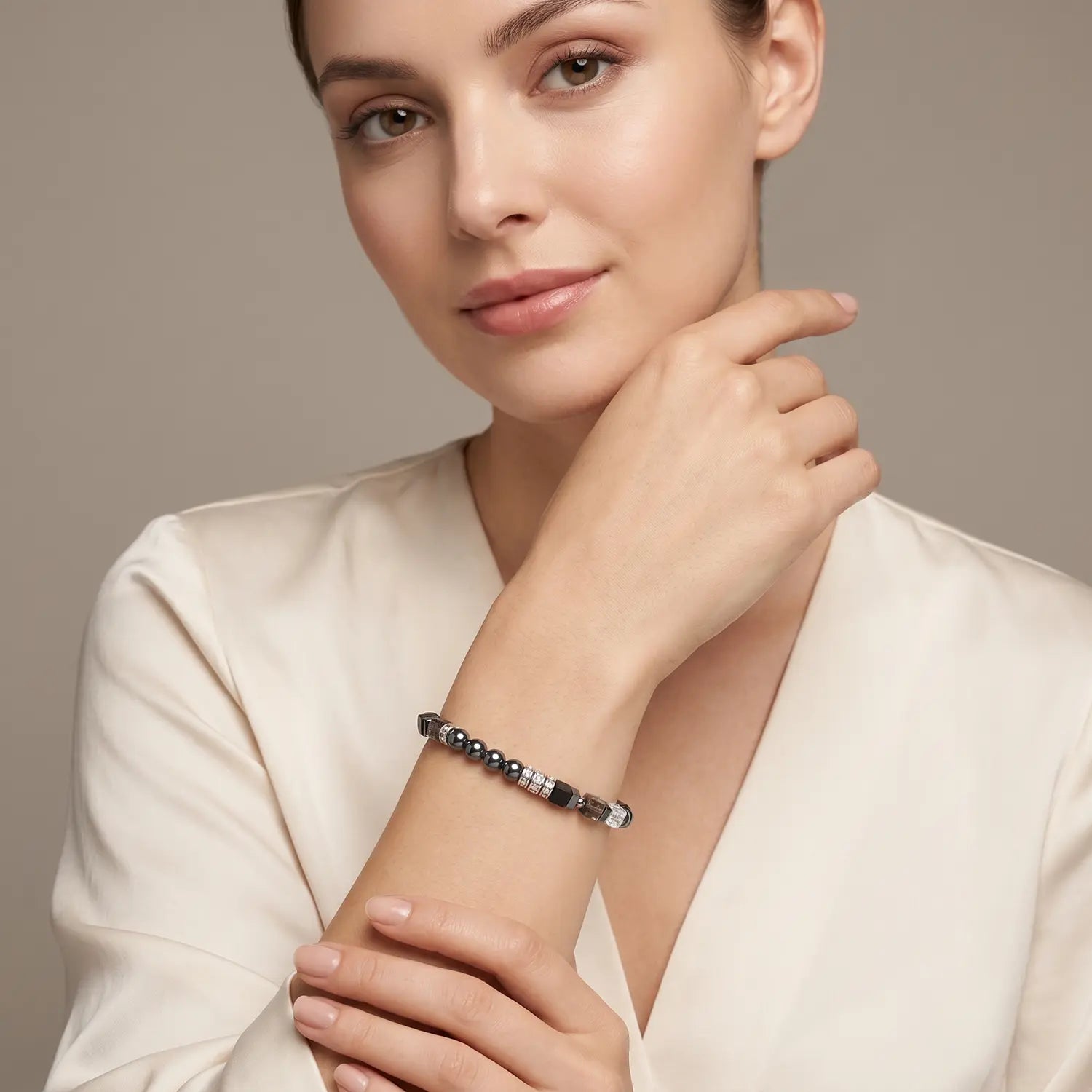 COEUR DE LION Bracciale Precious Fusion Offset grigio-argento – indossato