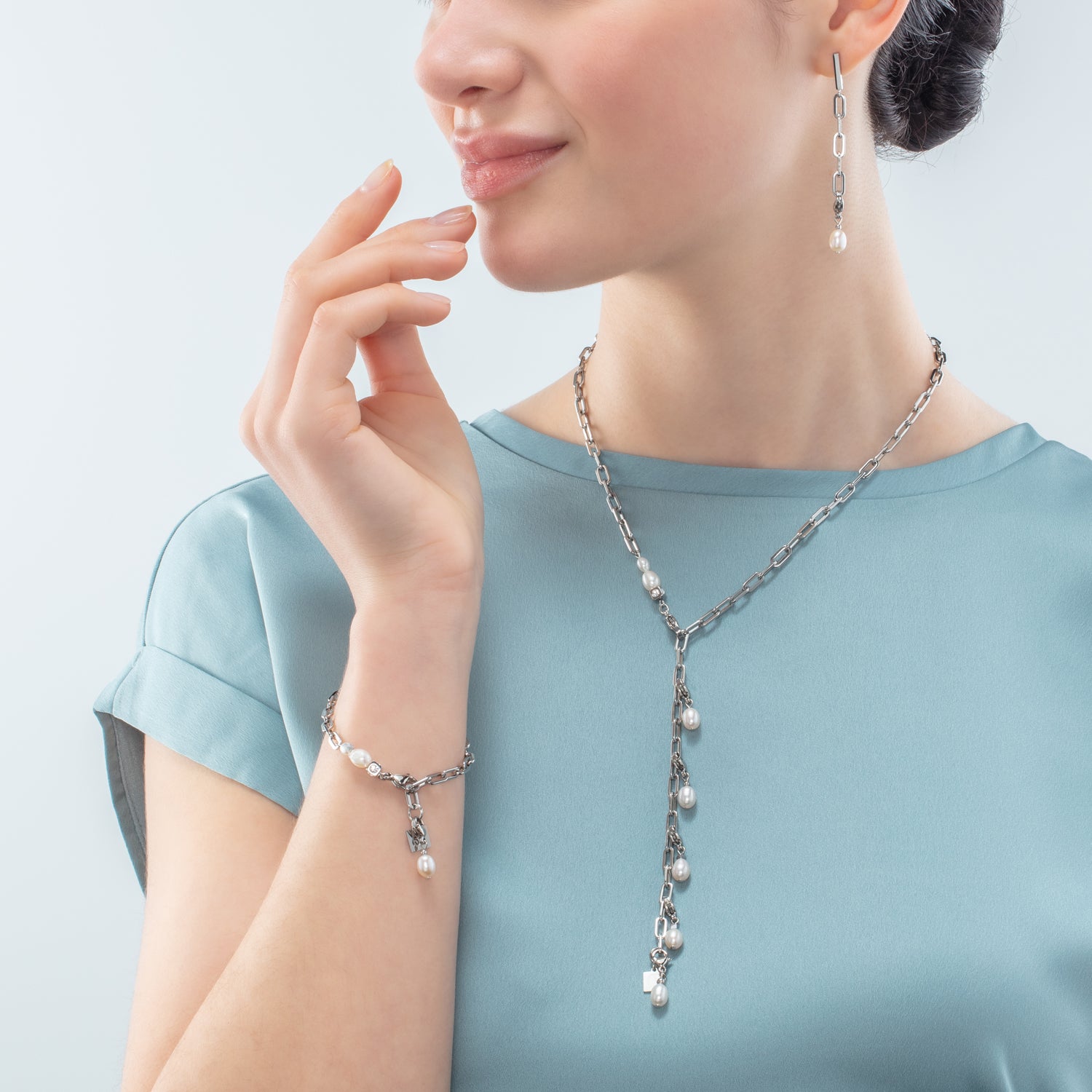 Bracciale Modern Chain argento e charm con perle d'acqua dolce