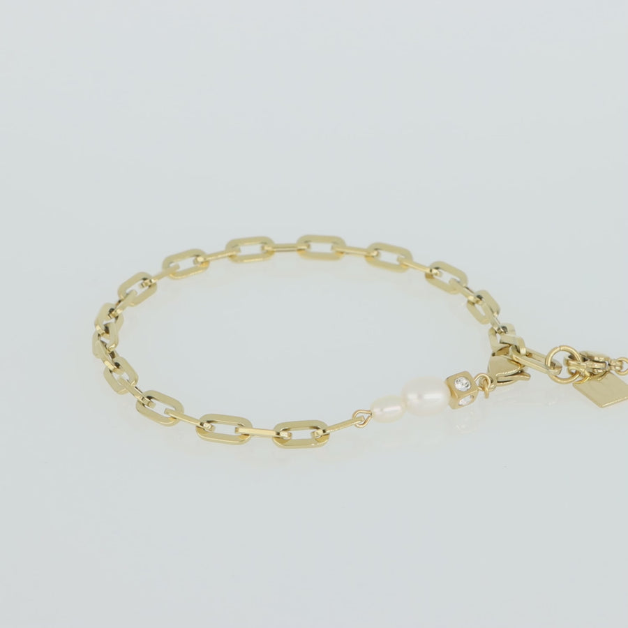 Bracciale Modern Chain oro e charm con perle d'acqua dolce