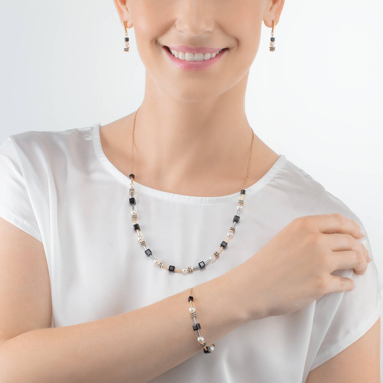 Collana Mysterious Cubes & Pearls oro-nero