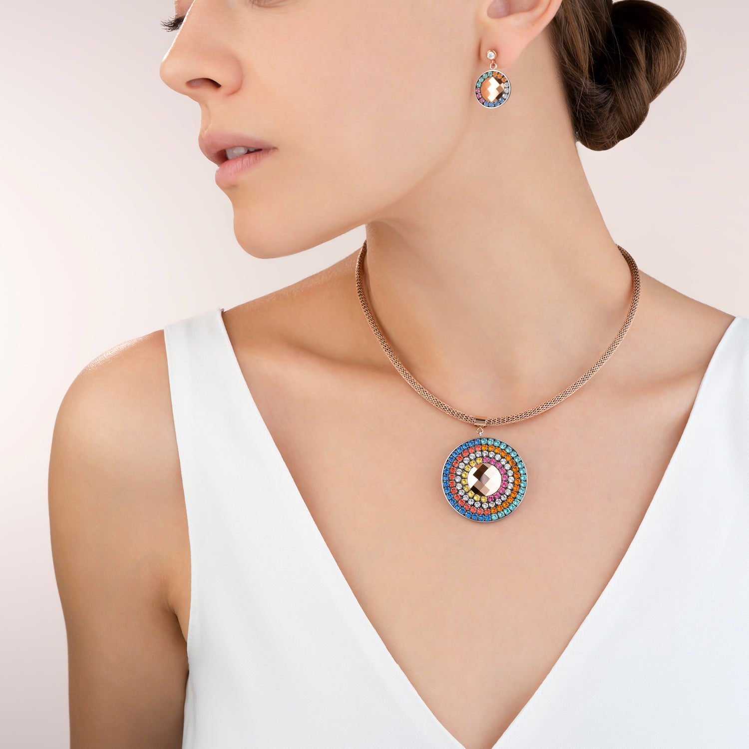 Collana amuleto small cristalli e mesh multicolor